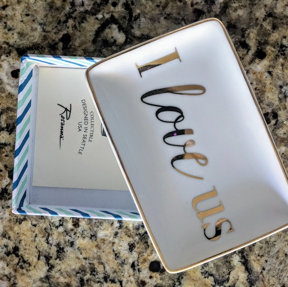 🌈 $5 Jewelry dish I love us NEW in box